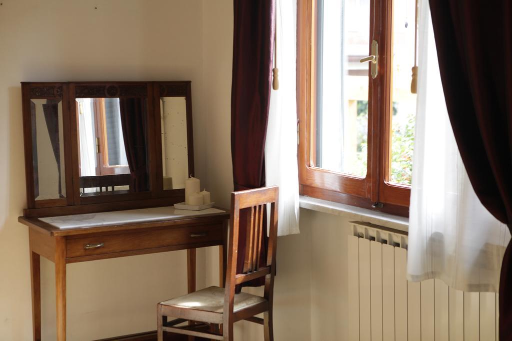 B&B Casa Di Claudia Marina Di Carrara Rum bild