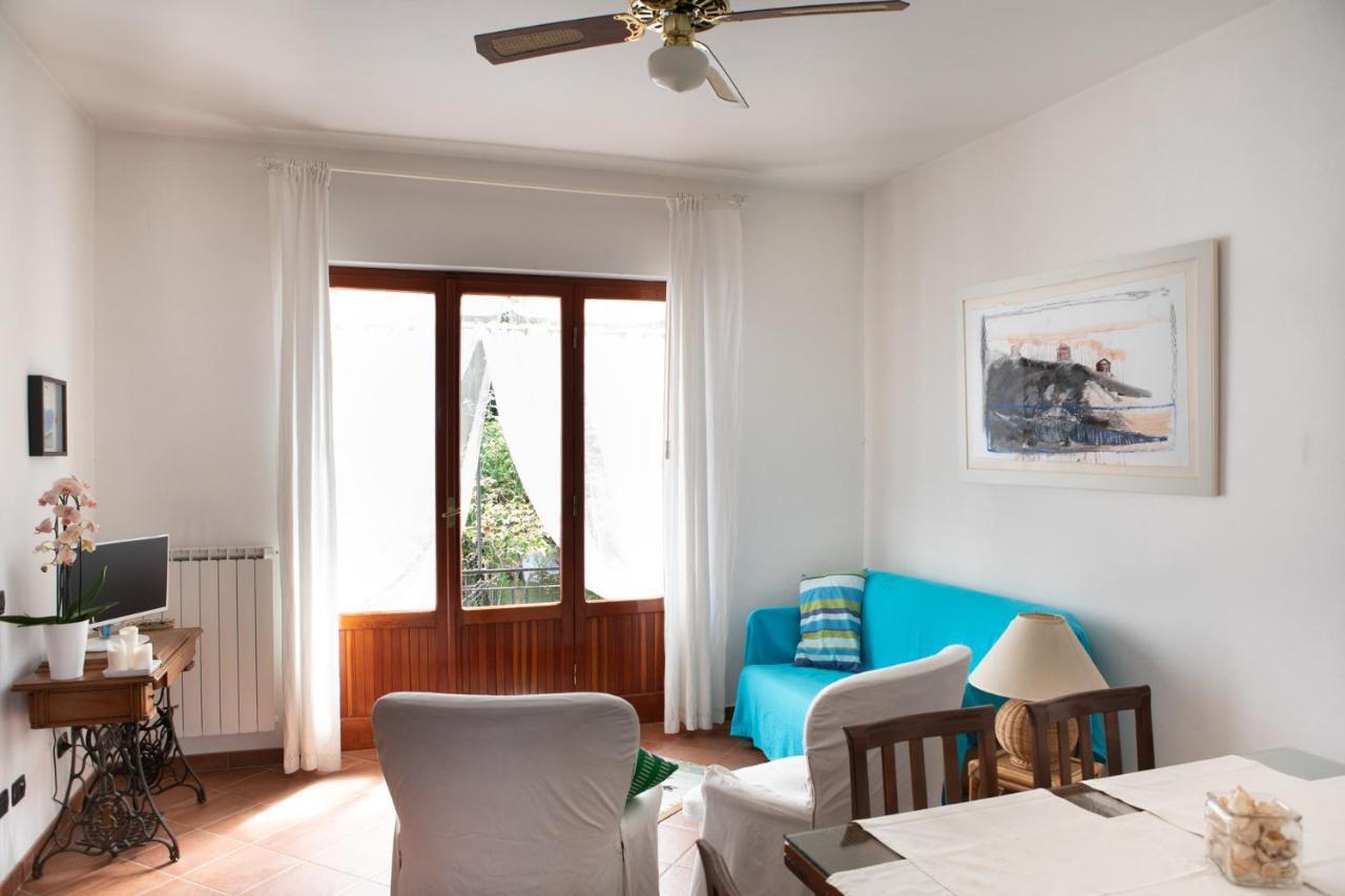 B&B Casa Di Claudia Marina Di Carrara Exteriör bild